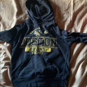 Black hoodie for Boston bruins hockey